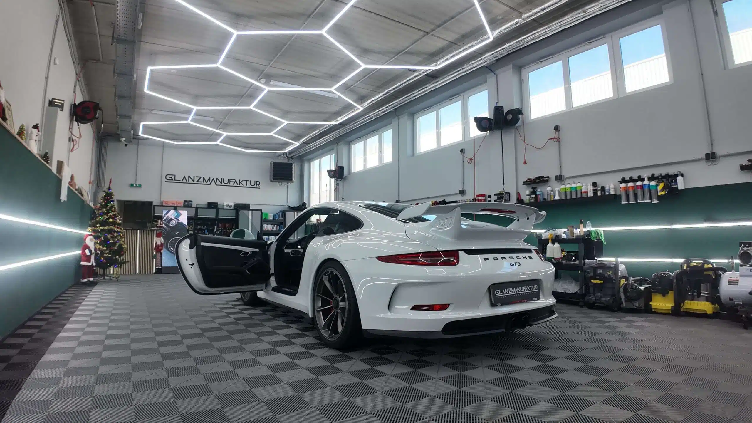 porsche 6 scaled