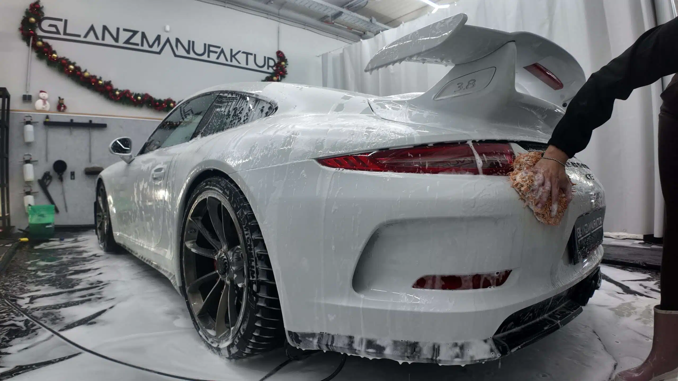 porsche 4 scaled