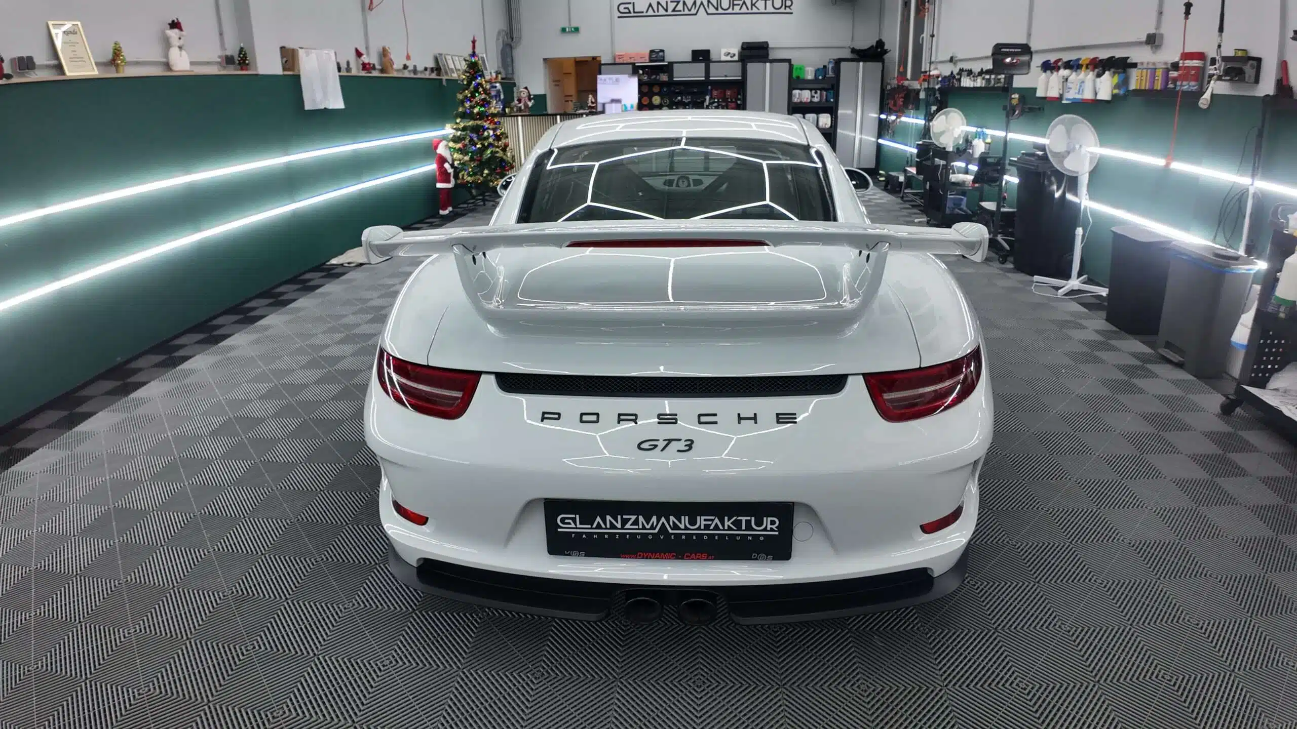 porsche 15 scaled