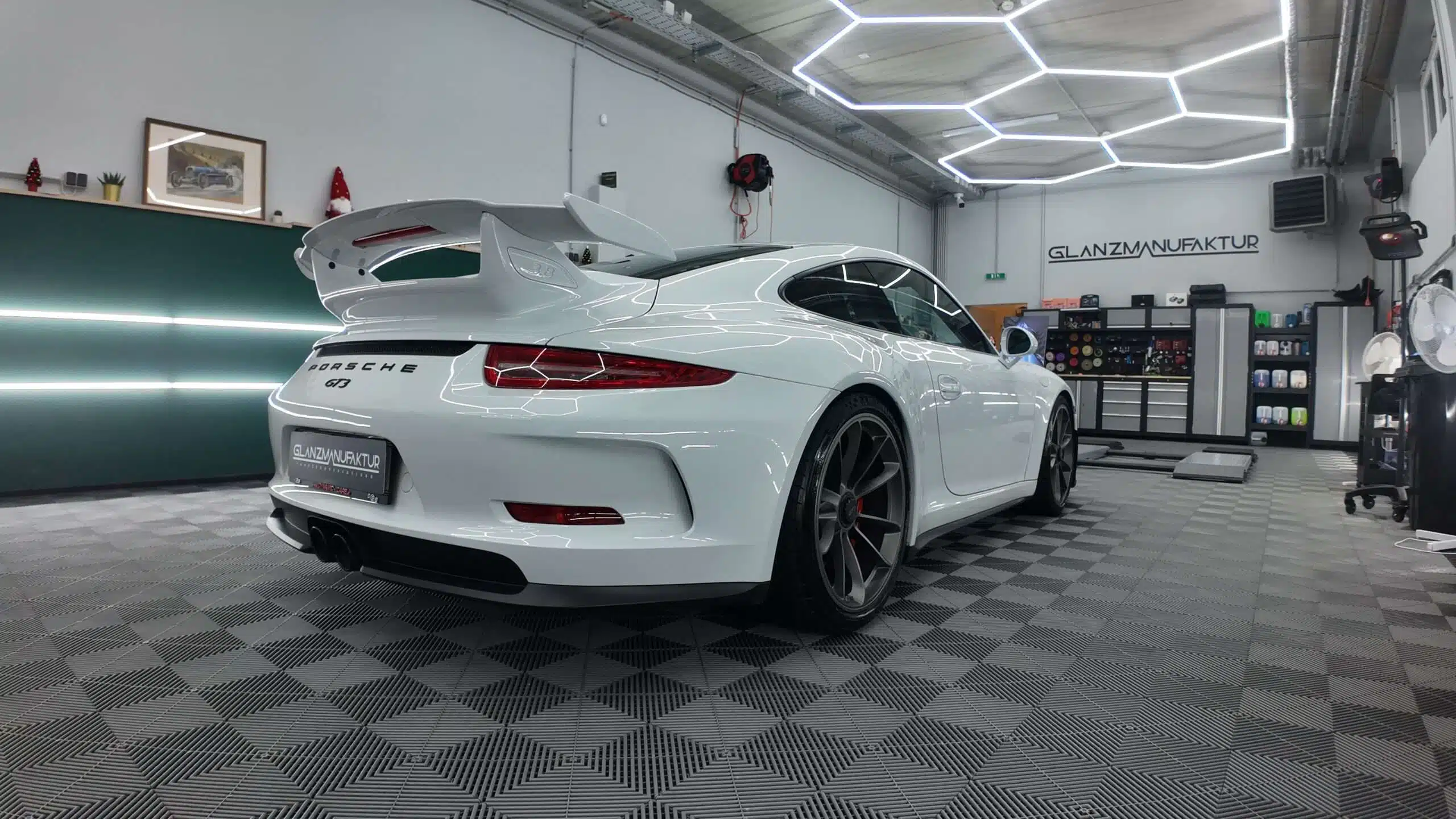 porsche 14 scaled