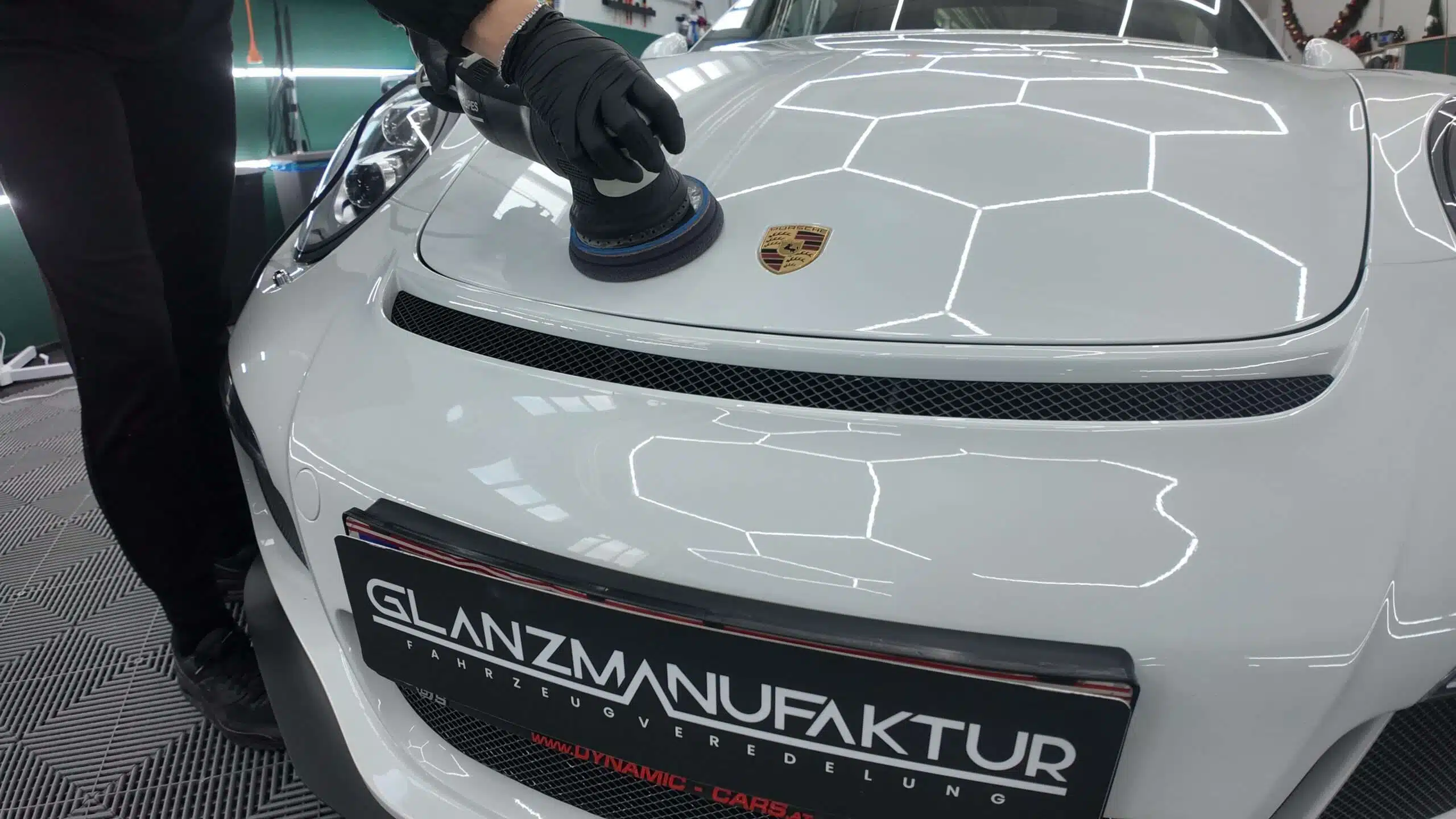 porsche 10 scaled