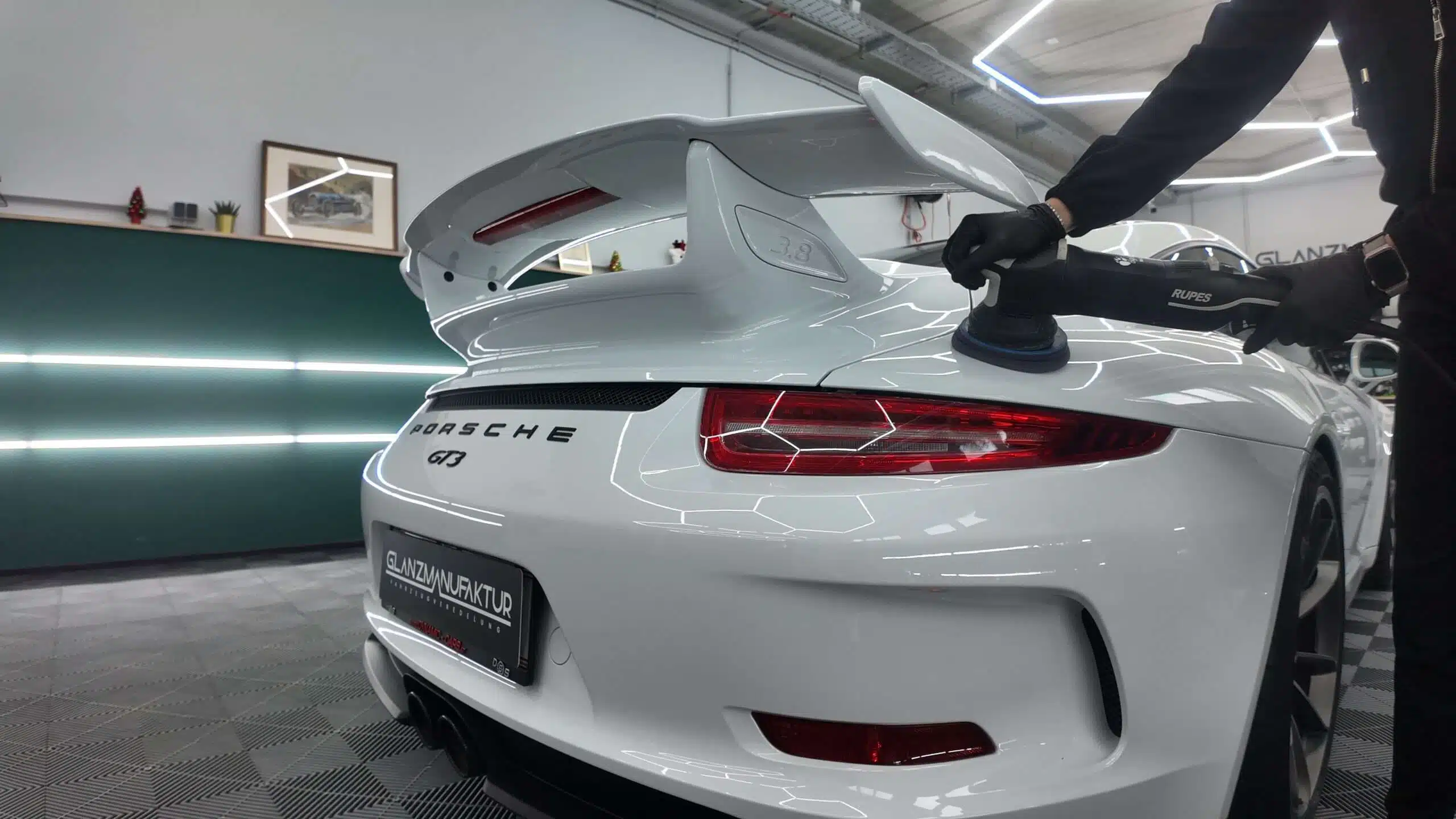 porsche 9 scaled